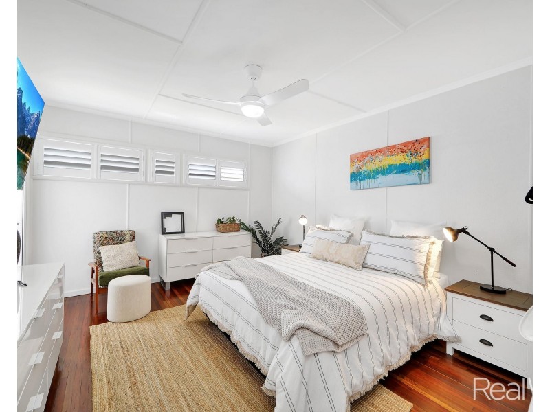 10 Svensson Street, Svensson Heights QLD 4670