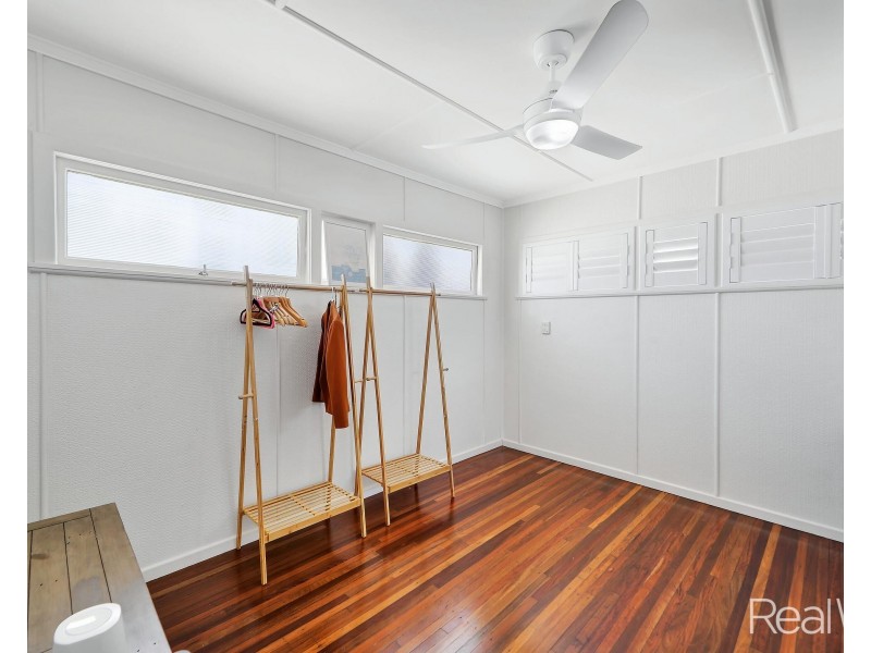 10 Svensson Street, Svensson Heights QLD 4670