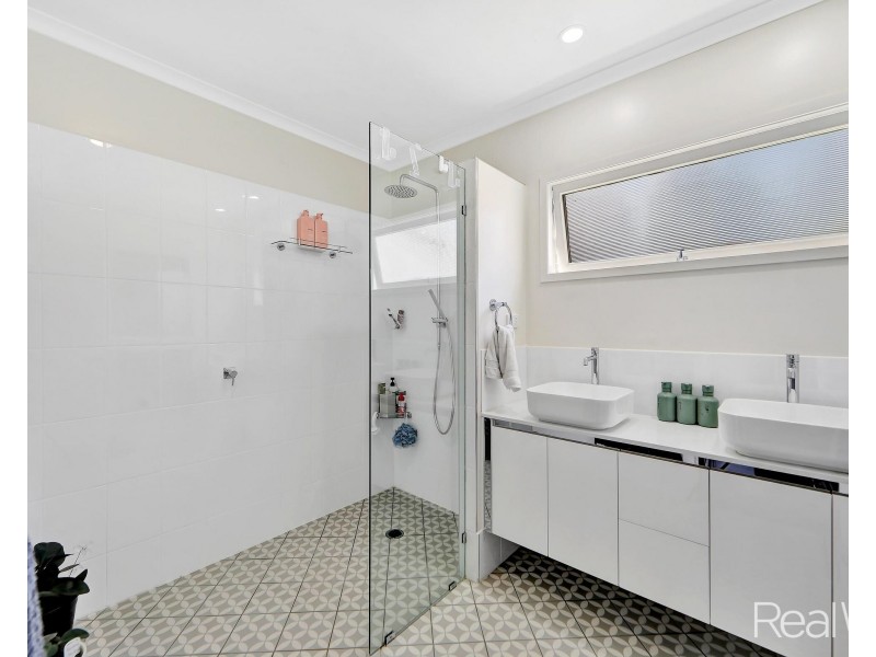 10 Svensson Street, Svensson Heights QLD 4670