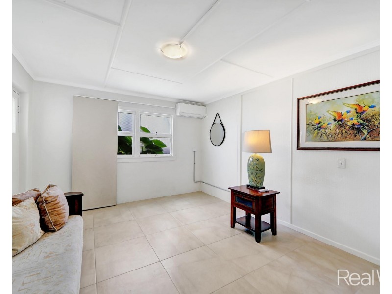 10 Svensson Street, Svensson Heights QLD 4670
