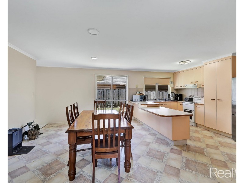 12 Ernie Pattison Drive, Avenell Heights QLD 4670
