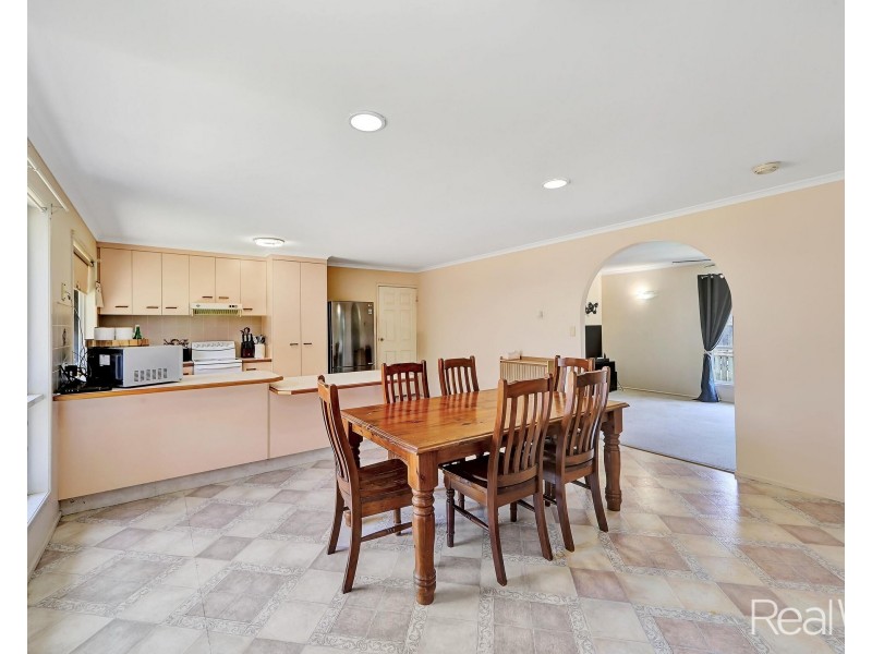 12 Ernie Pattison Drive, Avenell Heights QLD 4670