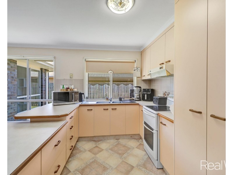 12 Ernie Pattison Drive, Avenell Heights QLD 4670