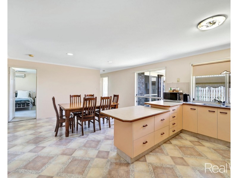 12 Ernie Pattison Drive, Avenell Heights QLD 4670