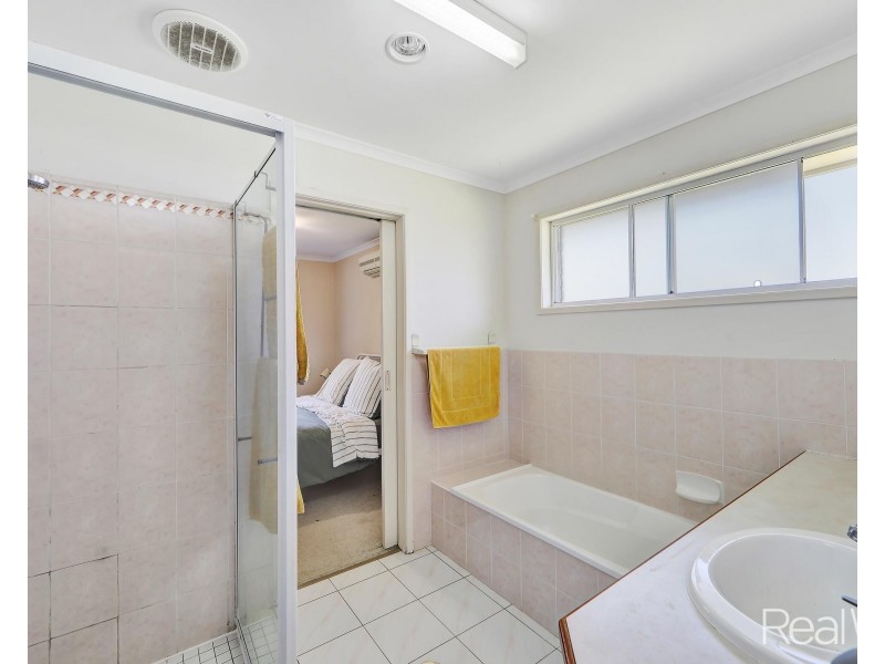 12 Ernie Pattison Drive, Avenell Heights QLD 4670