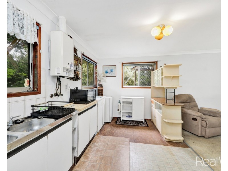 13 Powers Street, Burnett Heads QLD 4670