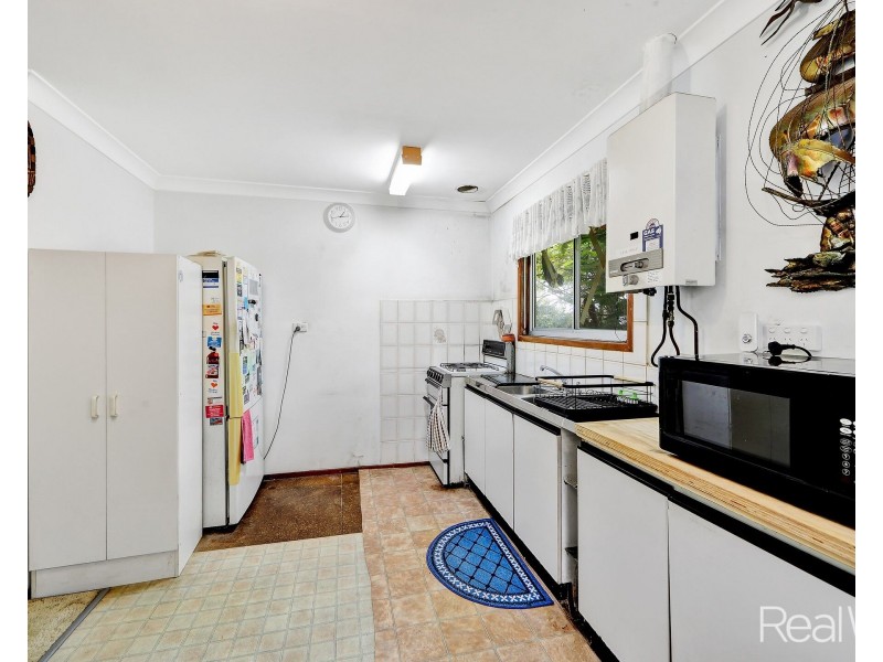 13 Powers Street, Burnett Heads QLD 4670