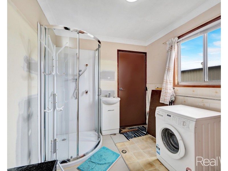13 Powers Street, Burnett Heads QLD 4670
