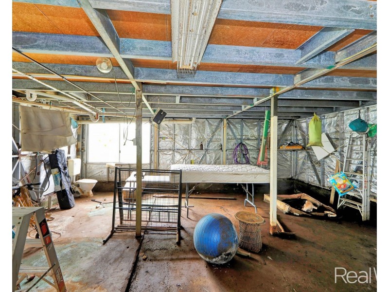 13 Powers Street, Burnett Heads QLD 4670