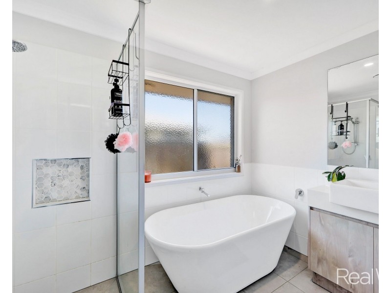 10 Zucchero Lane, Ashfield QLD 4670