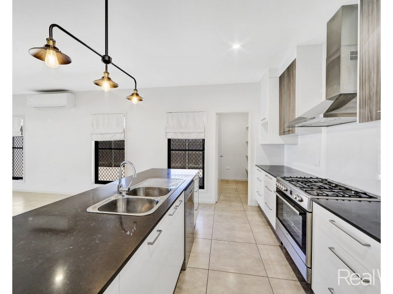 16 Beech Links Drive, Ashfield QLD 4670