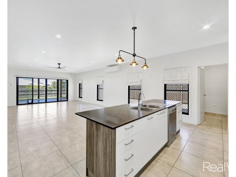 16 Beech Links Drive, Ashfield QLD 4670