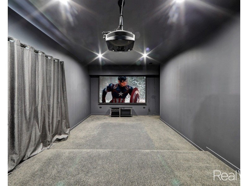 16 Beech Links Drive, Ashfield QLD 4670