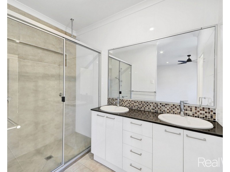 16 Beech Links Drive, Ashfield QLD 4670