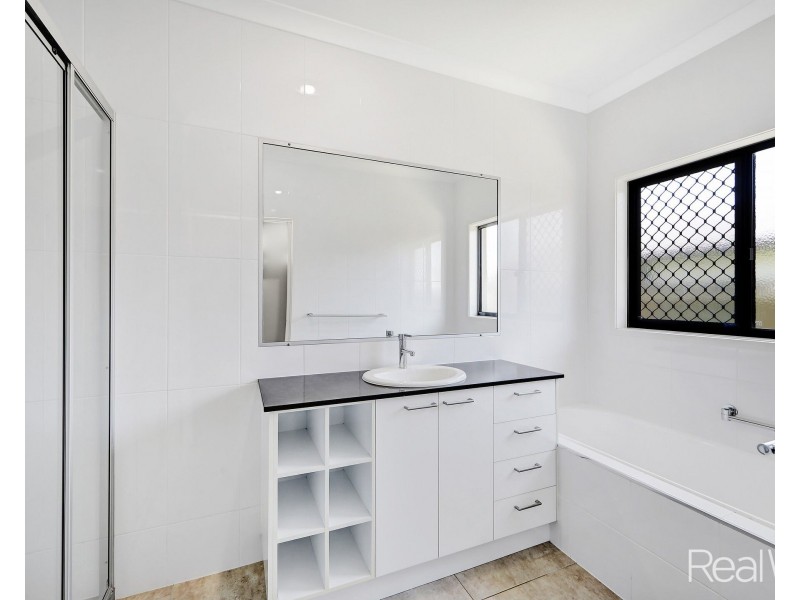 16 Beech Links Drive, Ashfield QLD 4670