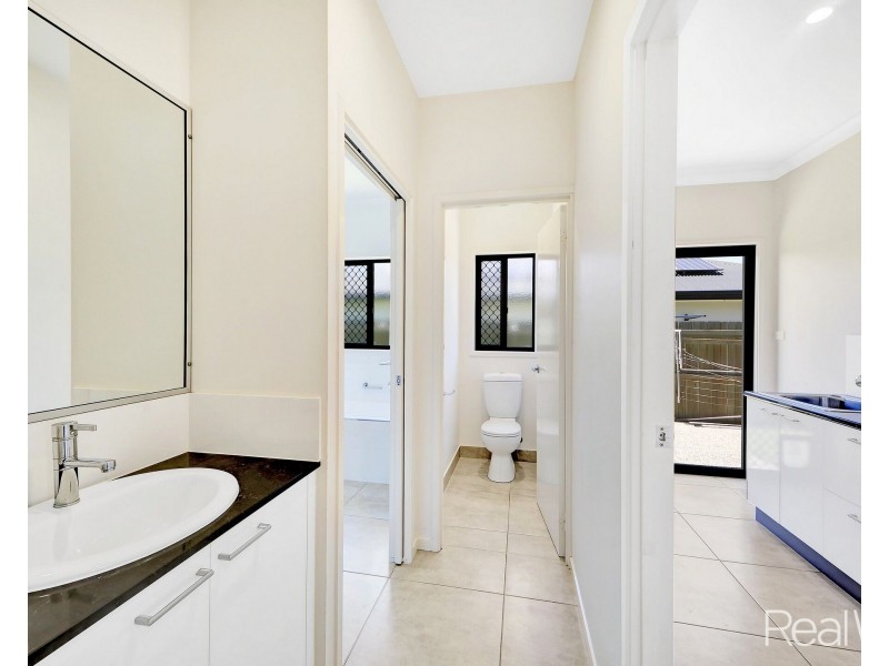 16 Beech Links Drive, Ashfield QLD 4670