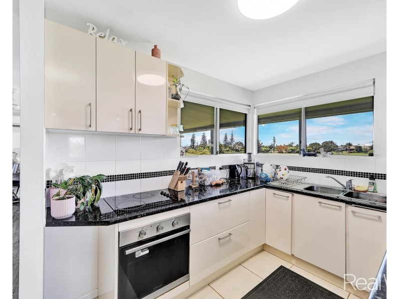 9 Bennett Street, Elliott Heads QLD 4670