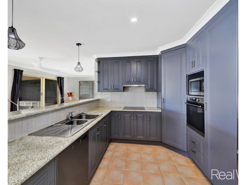 8 Saint Marys Court, Kepnock QLD 4670