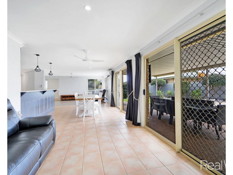 8 Saint Marys Court, Kepnock QLD 4670