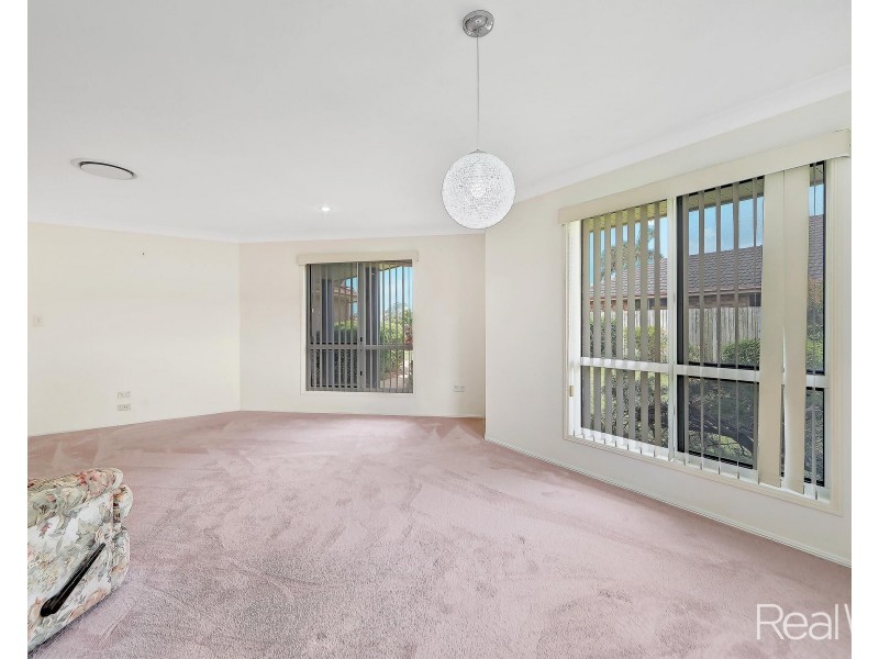 11 Palais Court, Avenell Heights QLD 4670