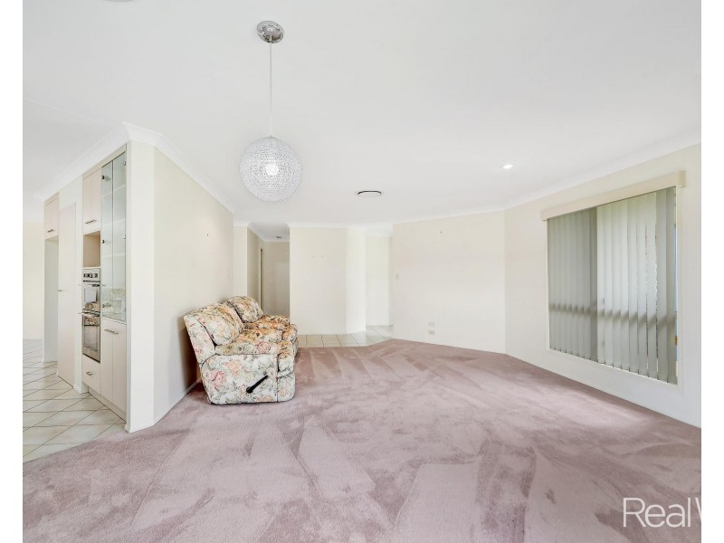 11 Palais Court, Avenell Heights QLD 4670