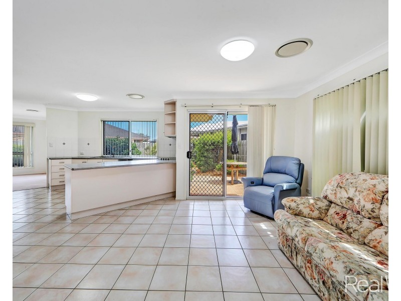 11 Palais Court, Avenell Heights QLD 4670