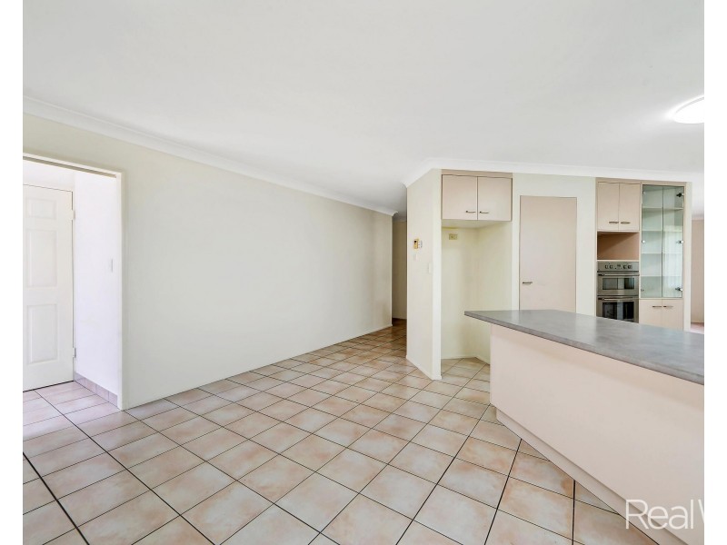11 Palais Court, Avenell Heights QLD 4670