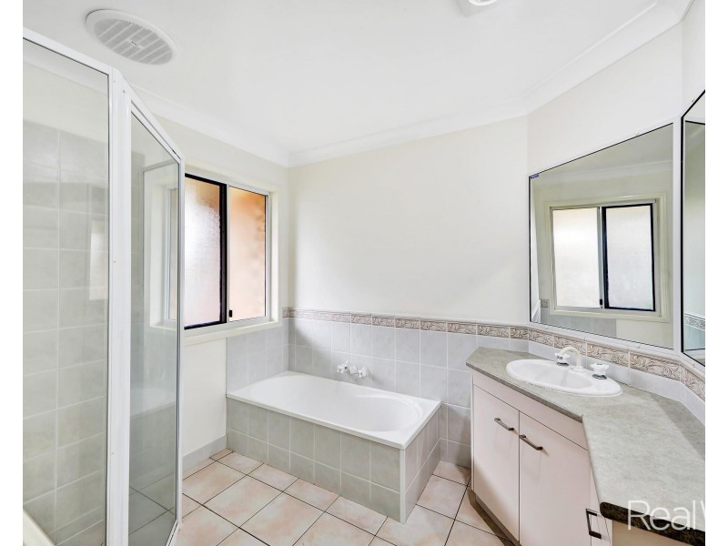 11 Palais Court, Avenell Heights QLD 4670