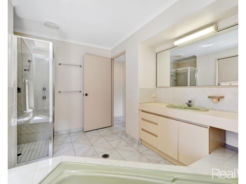 2 Liandra Street, Avoca QLD 4670