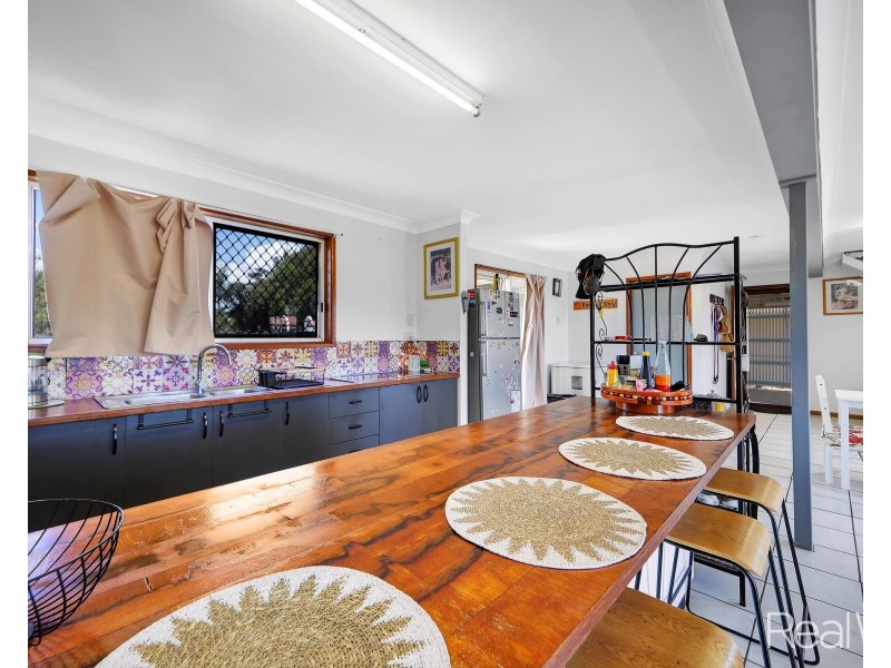 47 Ocean Street, Burnett Heads QLD 4670