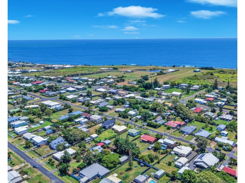 47 Ocean Street, Burnett Heads QLD 4670