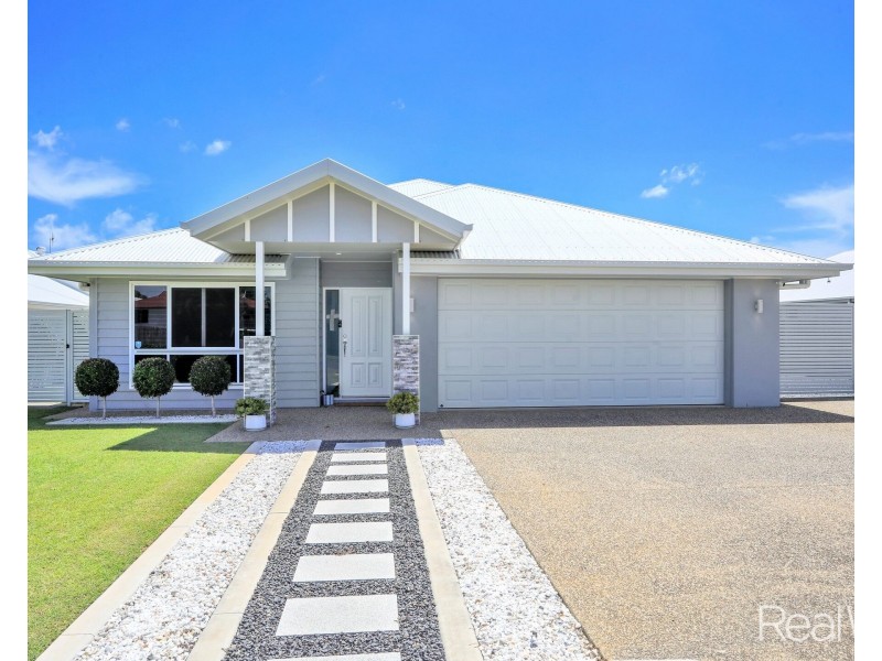 70 Shelley Street, Burnett Heads QLD 4670