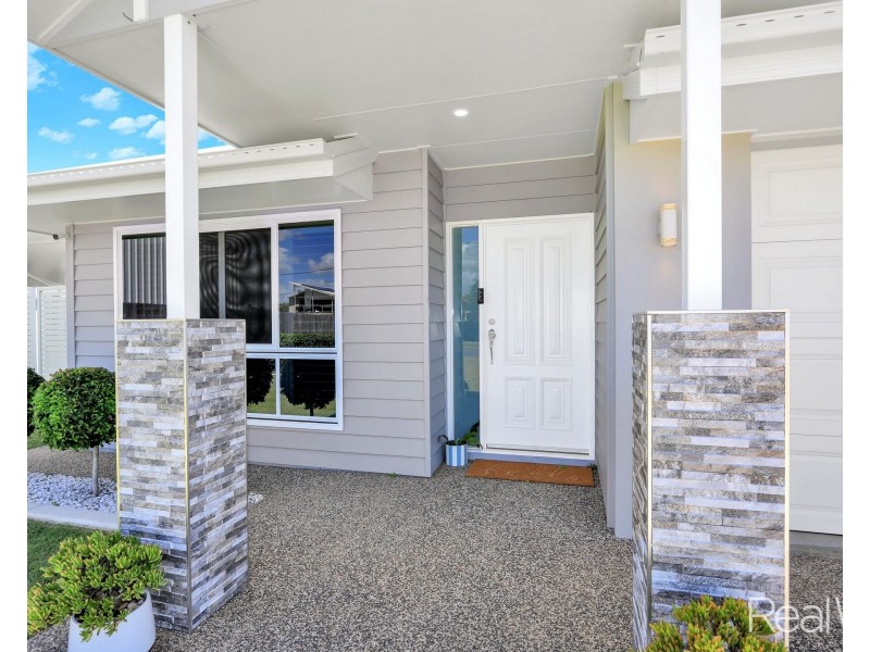 70 Shelley Street, Burnett Heads QLD 4670