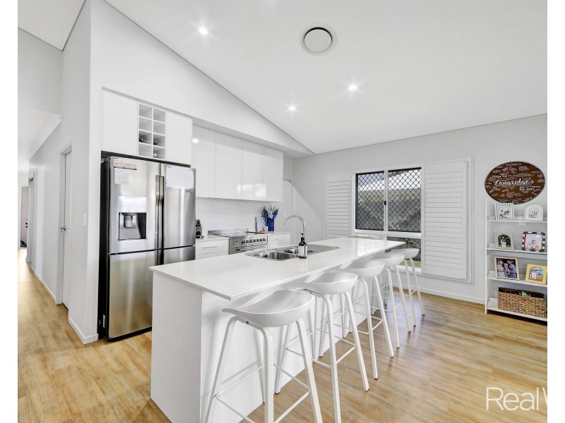 70 Shelley Street, Burnett Heads QLD 4670