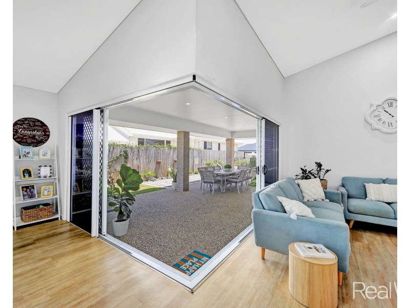 70 Shelley Street, Burnett Heads QLD 4670