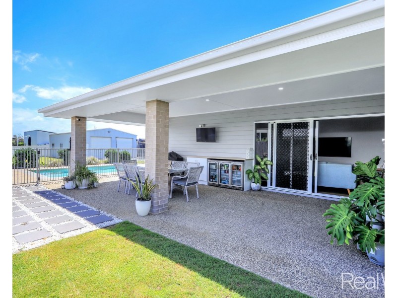 70 Shelley Street, Burnett Heads QLD 4670