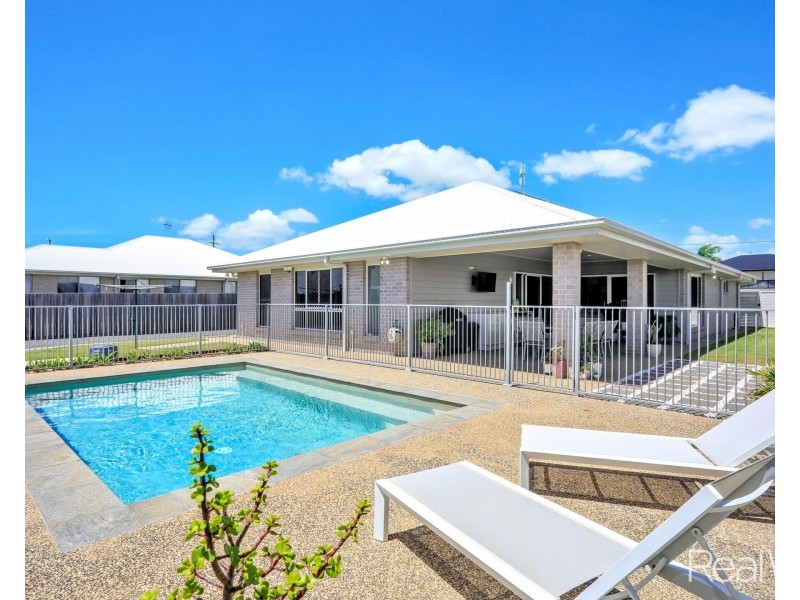 70 Shelley Street, Burnett Heads QLD 4670