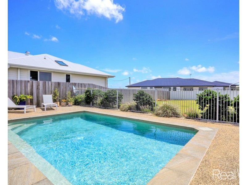 70 Shelley Street, Burnett Heads QLD 4670