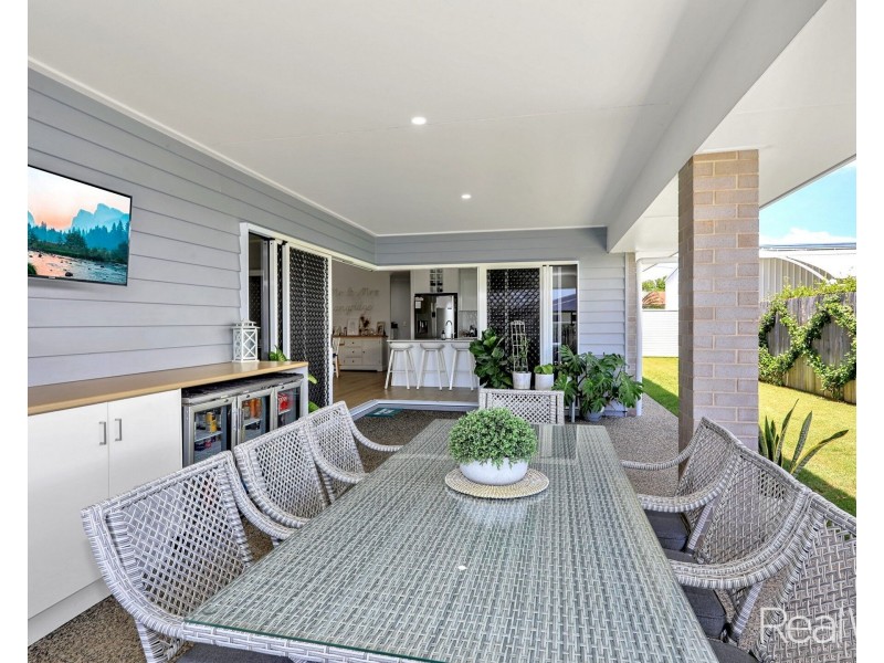 70 Shelley Street, Burnett Heads QLD 4670