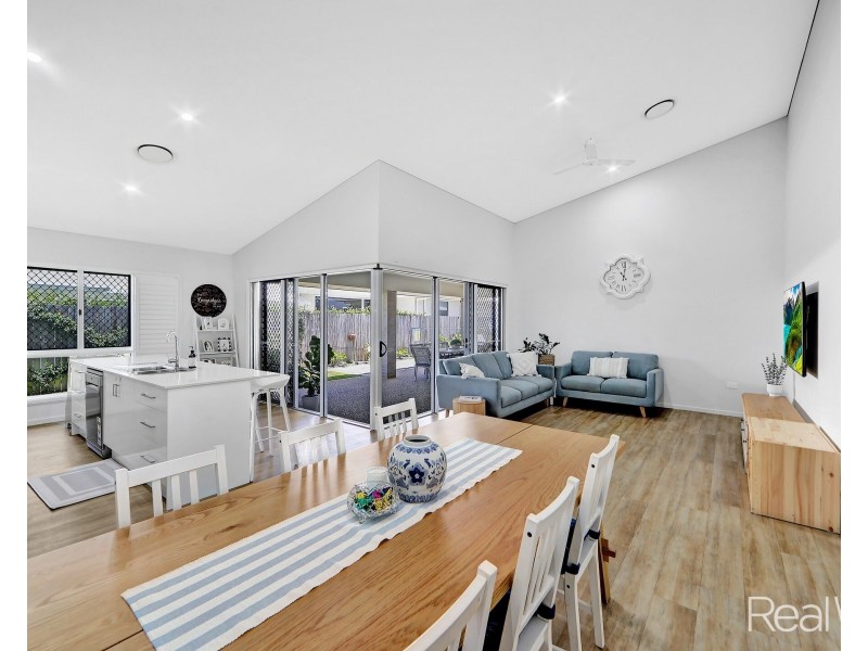 70 Shelley Street, Burnett Heads QLD 4670