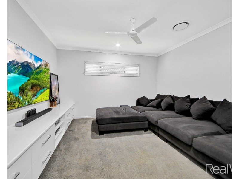 70 Shelley Street, Burnett Heads QLD 4670