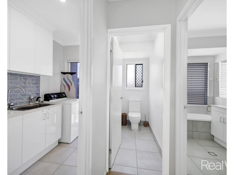 70 Shelley Street, Burnett Heads QLD 4670