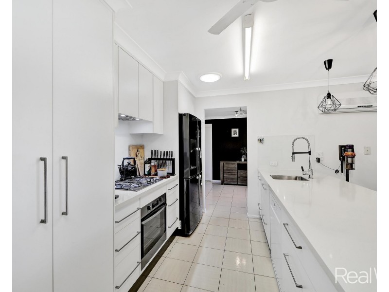 11 Murray Court, Kalkie QLD 4670