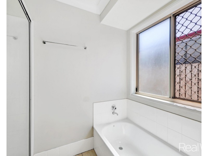 11 Murray Court, Kalkie QLD 4670