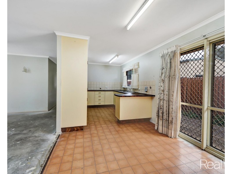 1 Glover Street, Kepnock QLD 4670