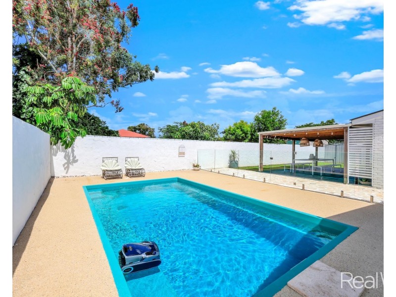 73 Dawn Parade, Thabeban QLD 4670