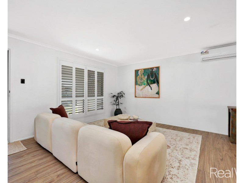 73 Dawn Parade, Thabeban QLD 4670