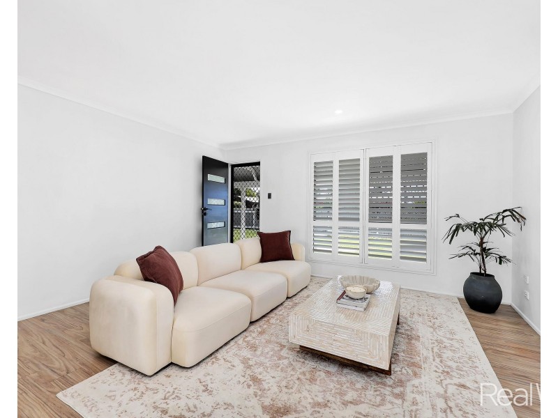 73 Dawn Parade, Thabeban QLD 4670