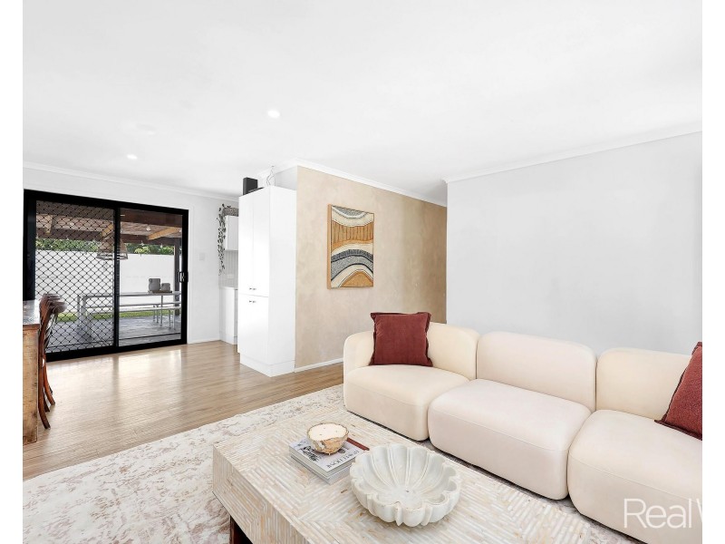 73 Dawn Parade, Thabeban QLD 4670