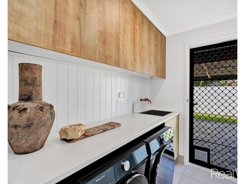 73 Dawn Parade, Thabeban QLD 4670